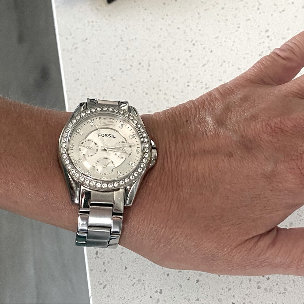 Like new Silver Fossil watch with crystals